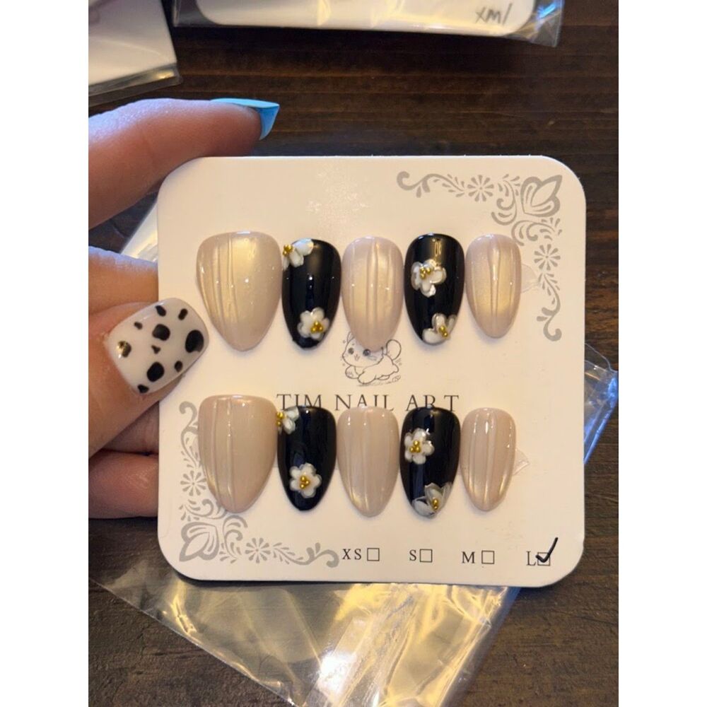 White & Black Floral Almond Press On Nails Size Large